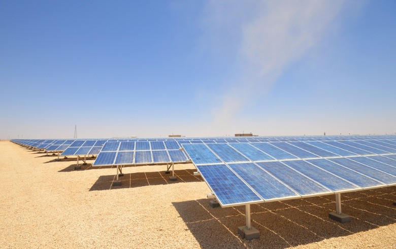 Financing Closed For 800 MW of World’s Cheapest Solar – EQ Mag Pro
