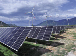 Chinese PV Industry Brief A big tracker deal and a green power trading platform