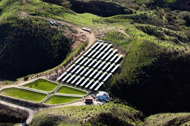 قامت شركتا TotalEnergies وVeolia بإنشاء منشأة كبيرة للطاقة الشمسية في سلطنة عمان