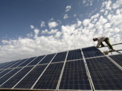 Emirati companies to build solar power station in Syria