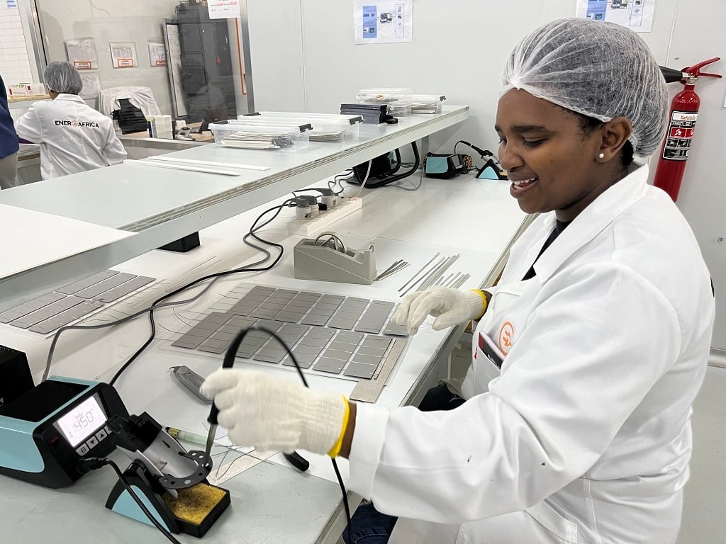 R26m solar plant launches in Cape Town – and it has big plans to create jobs for women – EQ Mag