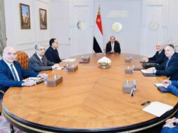 Sisi discusses renewable energy cooperation with Greece’s Copelouzos